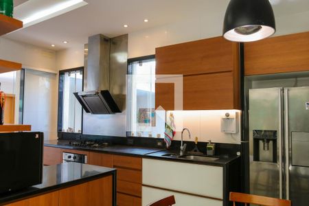 Casa para alugar com 1290m², 6 quartos e 7 vagasCozinha 1º Pavimento