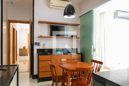 Casa para alugar com 1290m², 6 quartos e 7 vagasCozinha 1º Pavimento