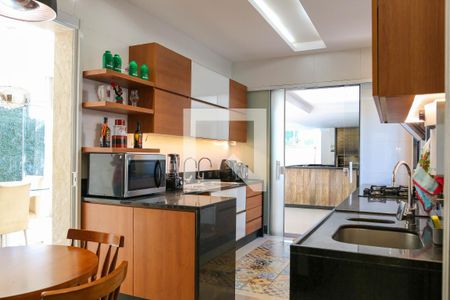 Casa para alugar com 1290m², 6 quartos e 7 vagasCozinha 1º Pavimento