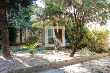 Casa para alugar com 1290m², 6 quartos e 7 vagasÁrea da Frente