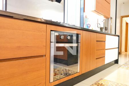 Casa para alugar com 1290m², 6 quartos e 7 vagasCozinha 1º Pavimento