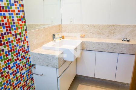 Casa para alugar com 1290m², 6 quartos e 7 vagasBanheiro do Quarto Suite 2 - 2º Pavimento