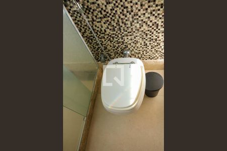 Casa para alugar com 1290m², 6 quartos e 7 vagasBanheiro da Suite 4 - 2º Pavimento