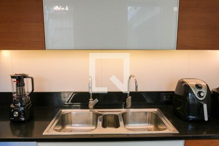 Casa para alugar com 1290m², 6 quartos e 7 vagasCozinha 1º Pavimento