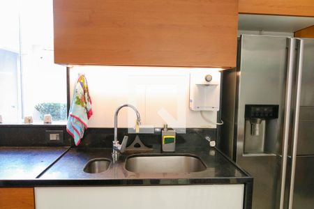 Casa para alugar com 1290m², 6 quartos e 7 vagasCozinha 1º Pavimento