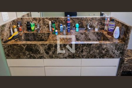 Casa para alugar com 1290m², 6 quartos e 7 vagasBanheiro da Suite Master - 2º Pavimento