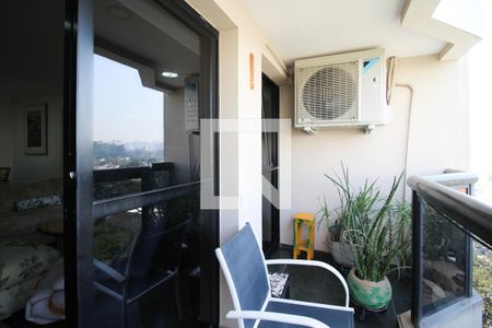 Varanda  de apartamento à venda com 2 quartos, 116m² em Vila Nova Conceição, São Paulo
