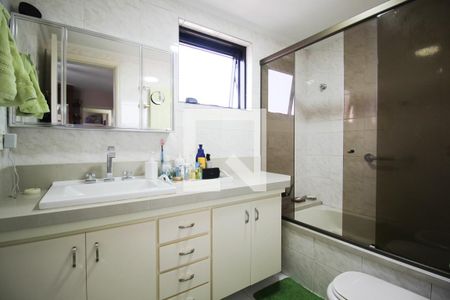 Apartamento à venda com 116m², 2 quartos e 2 vagasBanheiro da Suíte 1 