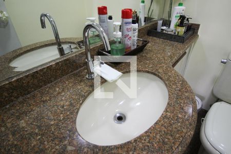 Lavabo de apartamento à venda com 2 quartos, 116m² em Vila Nova Conceição, São Paulo