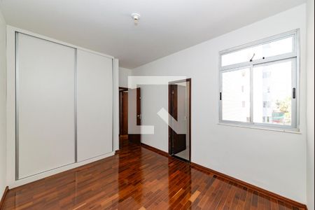 Apartamento para alugar com 140m², 3 quartos e 2 vagas Apartamento para alugar com 140m², 3 quartos e 2 vagasSuíte