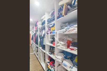 Casa à venda com 190m², 3 quartos e 4 vagasCloset da Suite