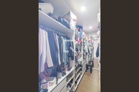 Casa à venda com 190m², 3 quartos e 4 vagasCloset da Suite