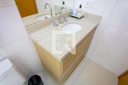 Apartamento à venda com 79m², 2 quartos e 2 vagasBanheiro do quarto 2
