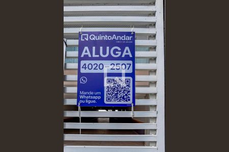 Placa Banner instalada na Fachada de apartamento para alugar com 3 quartos, 174m² em Vila Helena, Santo André