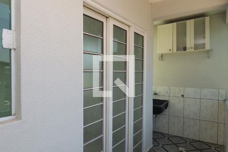 Casa para alugar com 70m², 2 quartos e sem vagavaranda