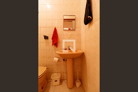 Casa à venda com 160m², 4 quartos e 2 vagasBanheiro