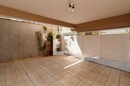 Casa à venda com 160m², 4 quartos e 2 vagasGaragem