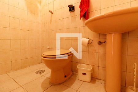 Casa à venda com 160m², 4 quartos e 2 vagasBanheiro