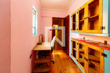 Casa à venda com 160m², 4 quartos e 2 vagasSuíte 2