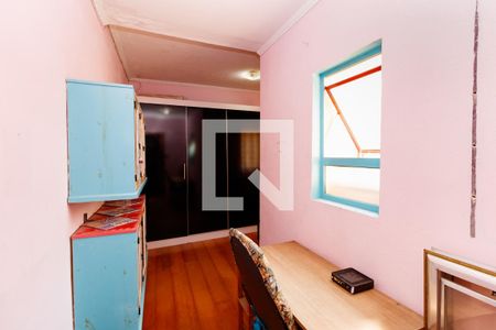 Casa à venda com 160m², 4 quartos e 2 vagasSuíte 2