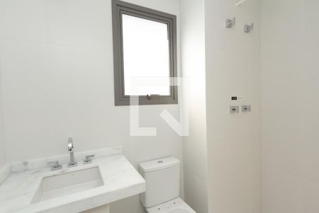 Apartamento à venda com 160m², 3 quartos e 3 vagas Apartamento à venda com 160m², 3 quartos e 3 vagasBanheiro da Suíte 2