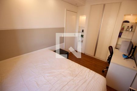 Apartamento à venda com 118m², 4 quartos e 3 vagasQuarto 2