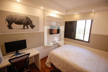 Apartamento à venda com 118m², 4 quartos e 3 vagasQuarto 2