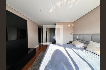 Apartamento à venda com 230m², 4 quartos e 4 vagasSuite 2