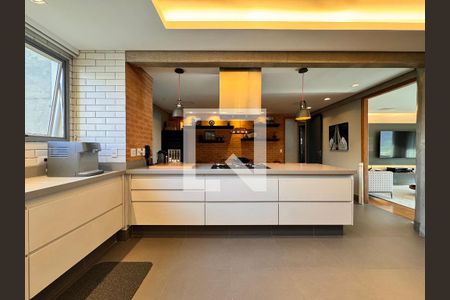 Apartamento à venda com 230m², 4 quartos e 4 vagasCozinha gourmet 