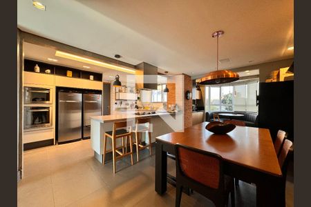 Apartamento à venda com 230m², 4 quartos e 4 vagasCozinha gourmet 