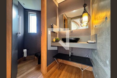 Apartamento à venda com 230m², 4 quartos e 4 vagasLavabo