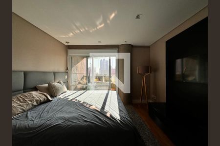 Apartamento à venda com 230m², 4 quartos e 4 vagasSuite 2