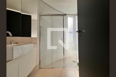 Apartamento à venda com 230m², 4 quartos e 4 vagasBanheiro da Suíte 1