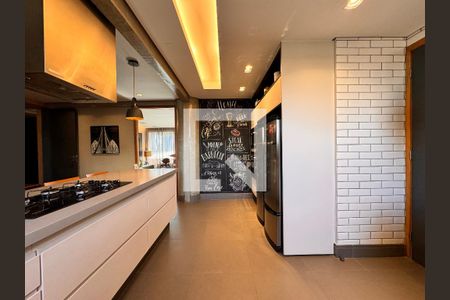 Apartamento à venda com 230m², 4 quartos e 4 vagasCozinha gourmet 