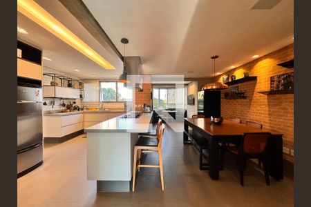 Apartamento à venda com 230m², 4 quartos e 4 vagasCozinha gourmet 