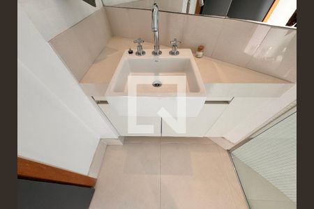 Apartamento à venda com 230m², 4 quartos e 4 vagasBanheiro da Suíte 1