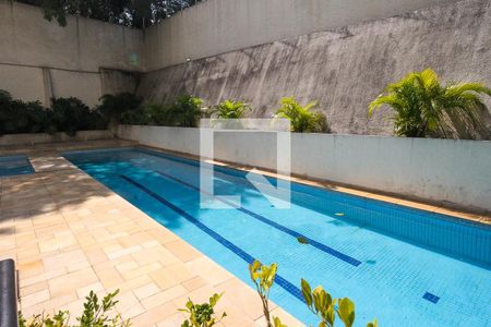 Apartamento à venda com 64m², 3 quartos e 1 vaga Apartamento à venda com 64m², 3 quartos e 1 vagaPiscina