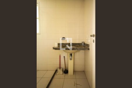 Apartamento à venda com 64m², 3 quartos e 1 vaga Apartamento à venda com 64m², 3 quartos e 1 vagaBanheiro Social