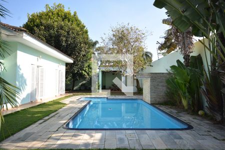 Casa à venda com 980m², 3 quartos e 7 vagasPiscina