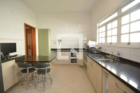 Casa à venda com 980m², 3 quartos e 7 vagasCozinha