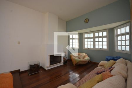 Casa à venda com 980m², 3 quartos e 7 vagasSala