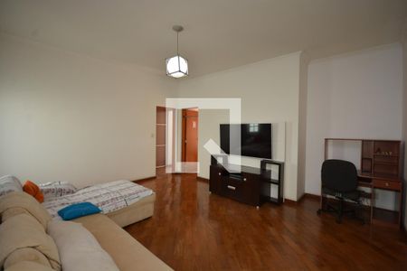 Casa à venda com 980m², 3 quartos e 7 vagasSala TV