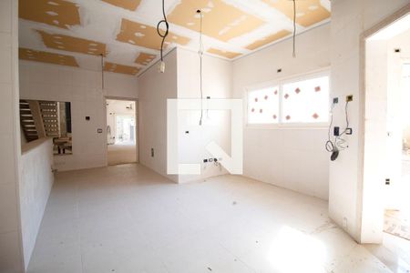 Casa à venda com 586m², 4 quartos e 10 vagasCozinha