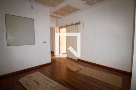 Casa à venda com 586m², 4 quartos e 10 vagasSuíte 1 closet