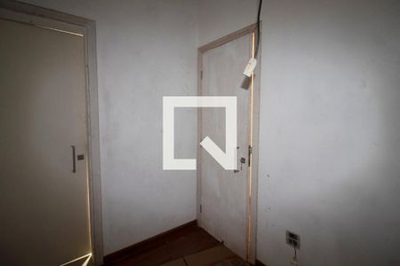 Casa à venda com 586m², 4 quartos e 10 vagasQuarto de Serviço