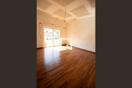 Casa à venda com 586m², 4 quartos e 10 vagasSuíte 1