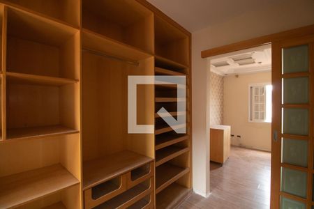 Casa para alugar com 180m², 2 quartos e 2 vagas Casa para alugar com 180m², 2 quartos e 2 vagasCloset