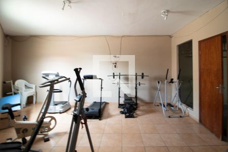 Casa para alugar com 180m², 2 quartos e 2 vagas Casa para alugar com 180m², 2 quartos e 2 vagasÁrea comum - Academia