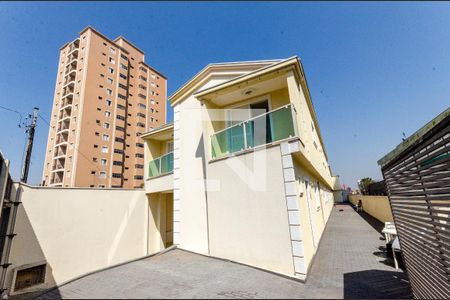 Casa de condomínio à venda com 98m², 2 quartos e 3 vagas Casa de condomínio à venda com 98m², 2 quartos e 3 vagasFachada