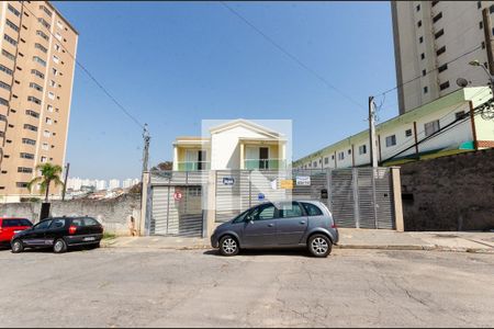 Casa de condomínio à venda com 98m², 2 quartos e 3 vagas Casa de condomínio à venda com 98m², 2 quartos e 3 vagasFachada